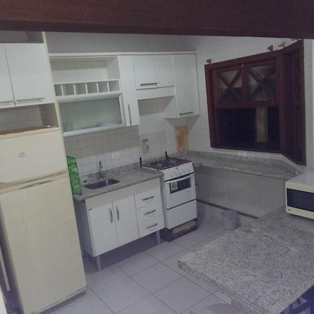 Flat Em Maresias - Em Frente A Praia Bagian luar foto