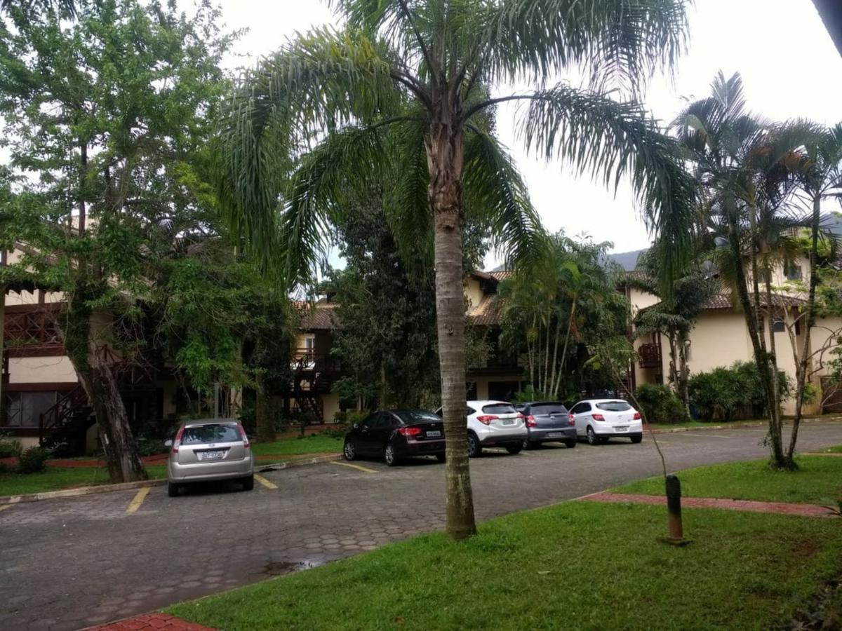 Flat Em Maresias - Em Frente A Praia Bagian luar foto