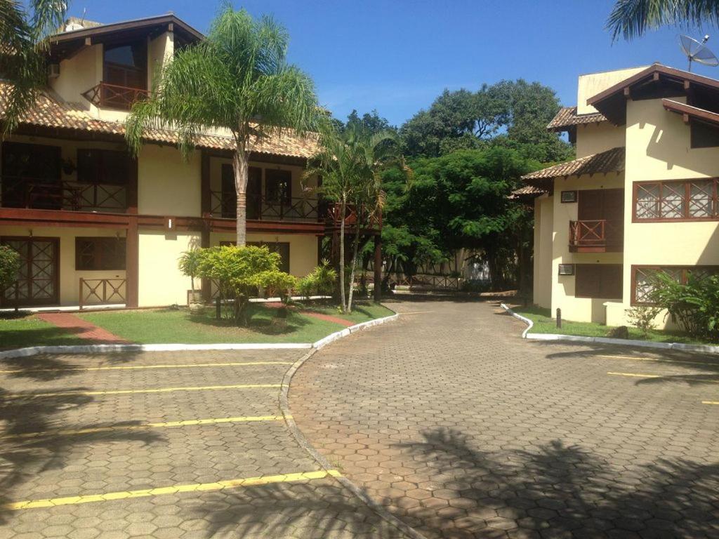 Flat Em Maresias - Em Frente A Praia Bagian luar foto